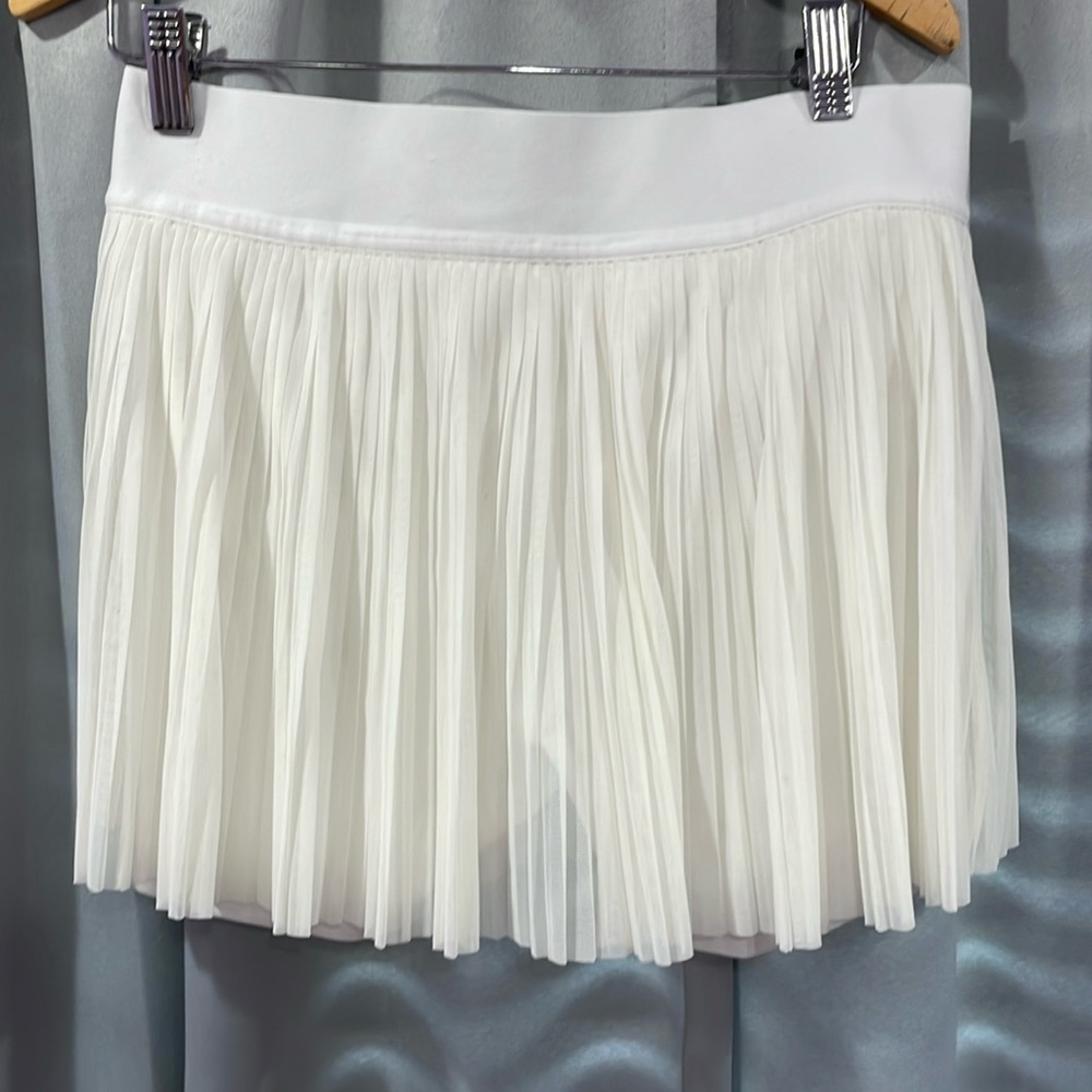 White lululemon skirt size 8